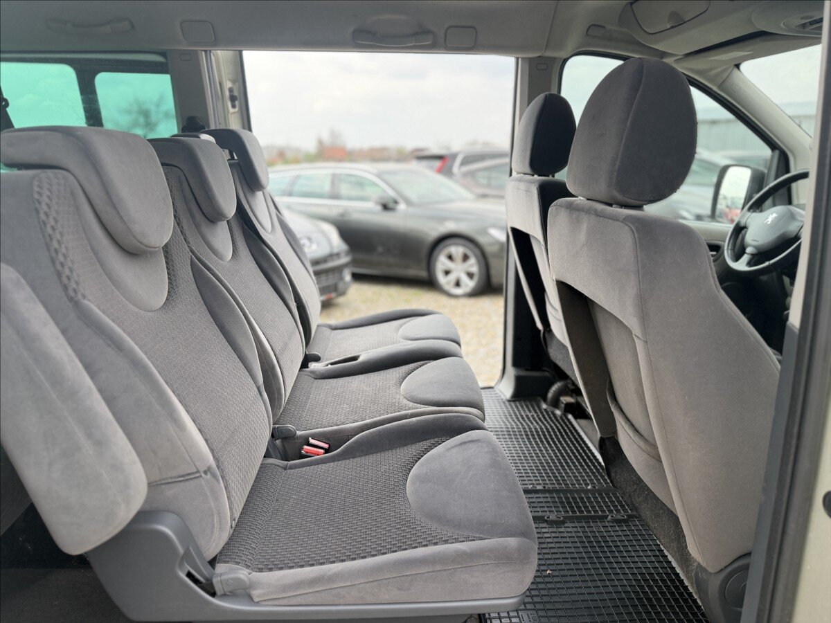 Peugeot Expert MPV 2,0 l 120 kw