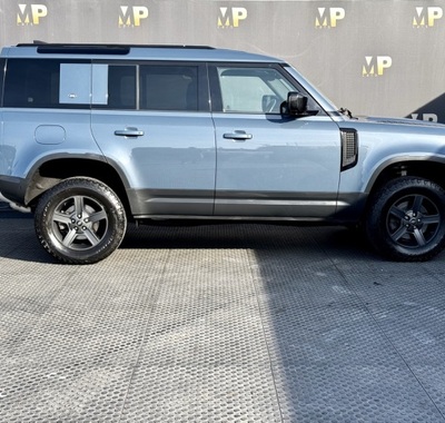 Land Rover Defender 6