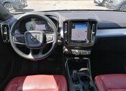 Volvo XC40 9