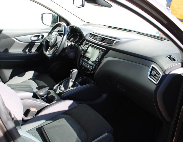 Nissan Qashqai SUV / Terénní 1,3 l 117 kw