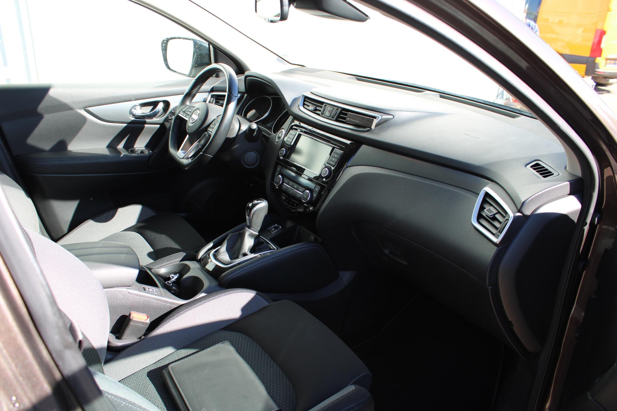 Nissan Qashqai SUV / Terénní 1,3 l 117 kw