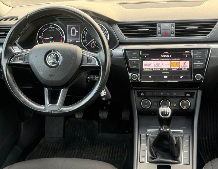 Škoda Superb Sedan / Limuzína 2,0 l 110 kw