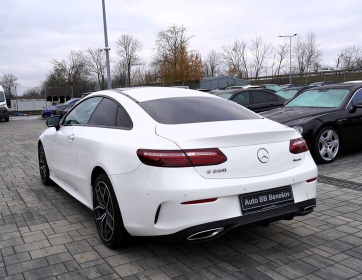 Mercedes-Benz Třídy E 4