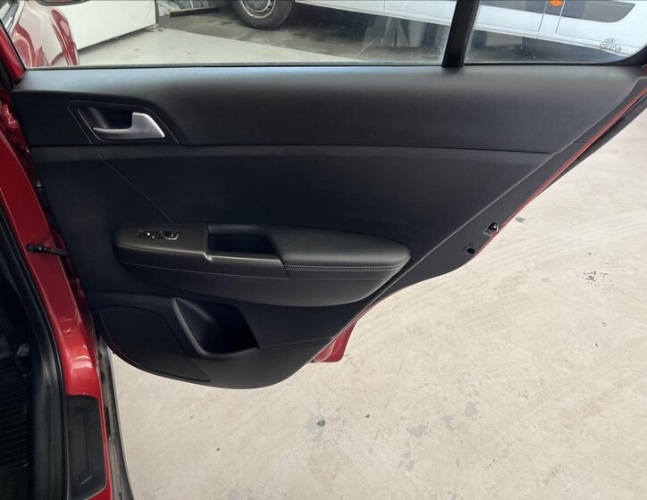 KIA Sportage SUV / Terénní 2,0 l 100 kw