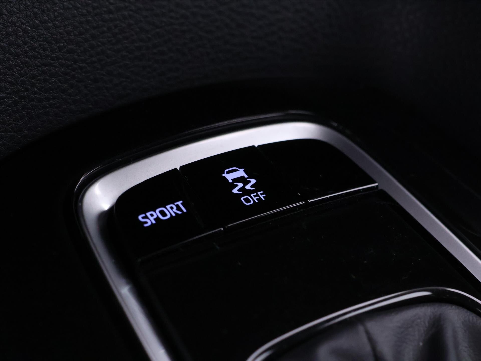 Toyota Corolla Sedan / Limuzína 1,5 l 92 kw