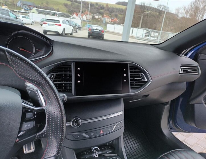 Peugeot 308 Hatchback 2,0 l 130 kw