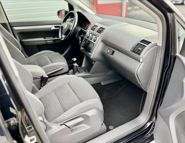 Volkswagen Touran 22