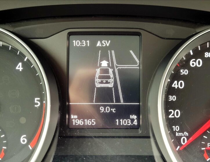 Volkswagen Passat Kombi 1,6 l 88 kw