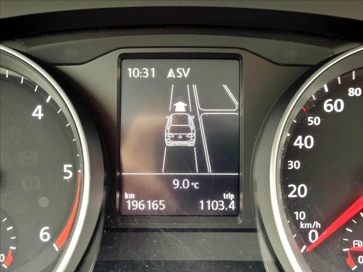 Volkswagen Passat Kombi 1,6 l 88 kw