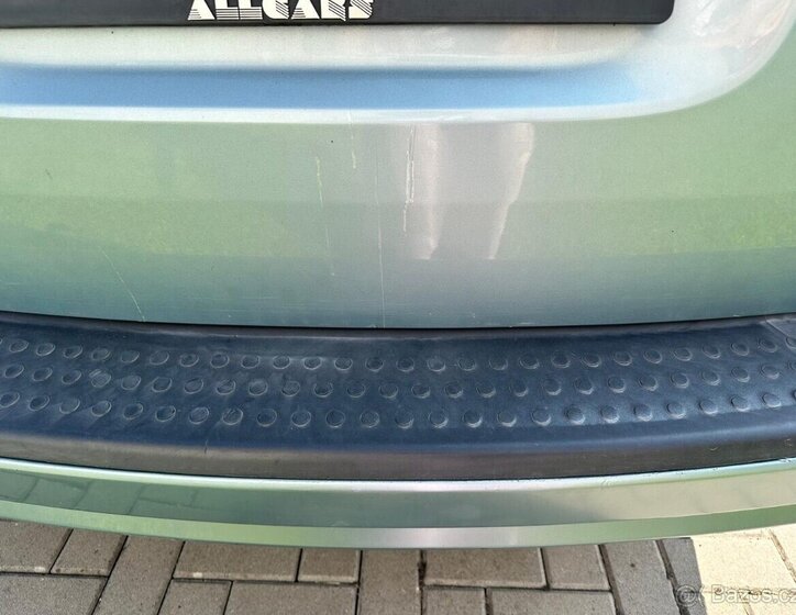 Chrysler Town & Country 9