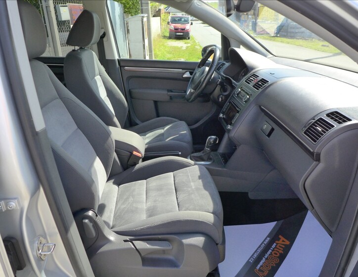 Volkswagen Touran 36