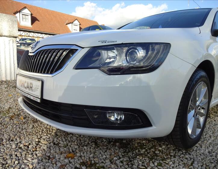 Škoda Superb 12