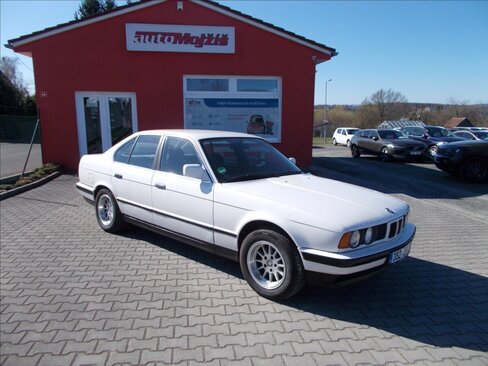 BMW Řada 5 Sedan / Limuzína 2,0 l 95 kw