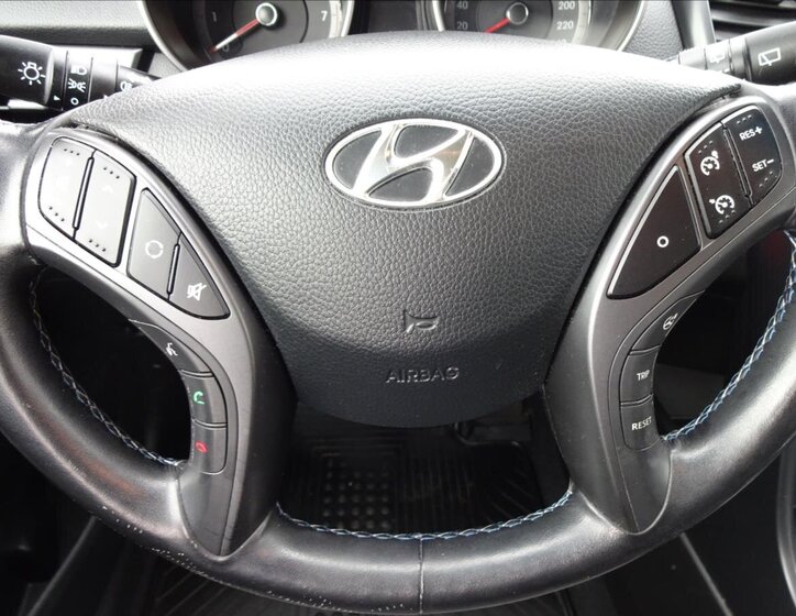 Hyundai i30 Kombi 1,6 l 99 kw