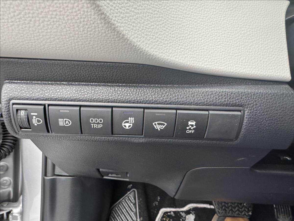 Toyota Corolla Sedan / Limuzína 1,8 l 72 kw