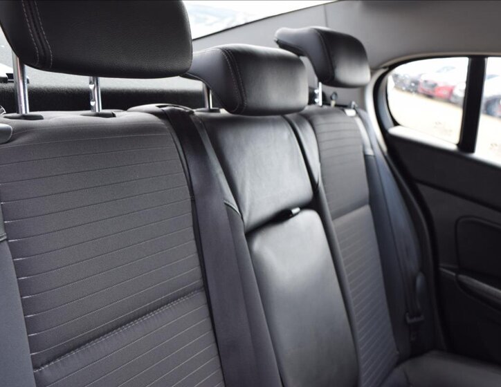 Renault Latitude Sedan / Limuzína 2,0 l 110 kw