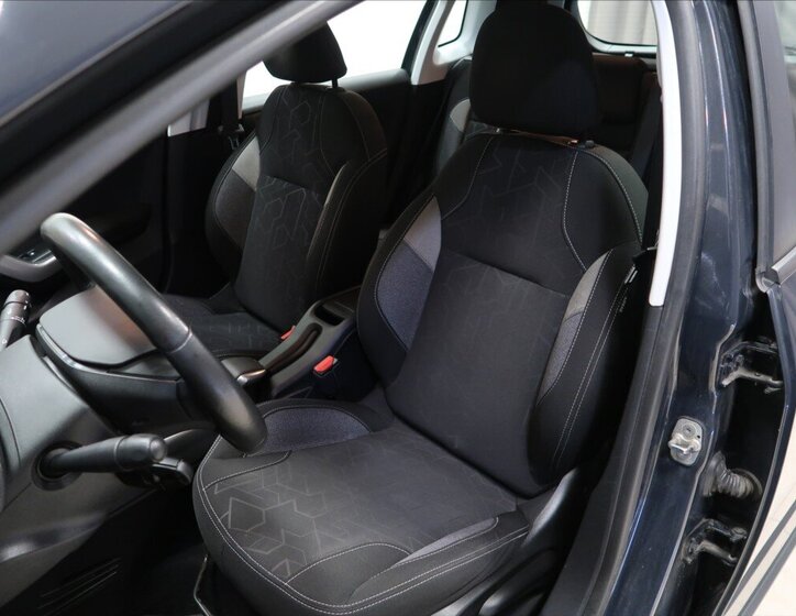 Peugeot 2008 SUV / Terénní 1,2 l 81 kw