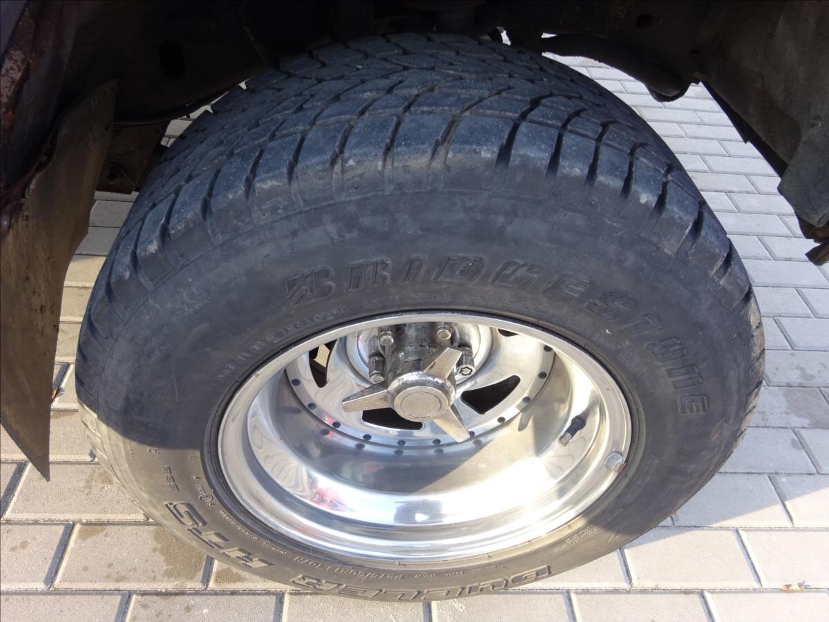 Jeep Cherokee SUV / Terénní 4,0 l 136 kw