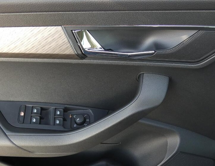 Škoda Karoq SUV / Terénní 1,5 l 110 kw