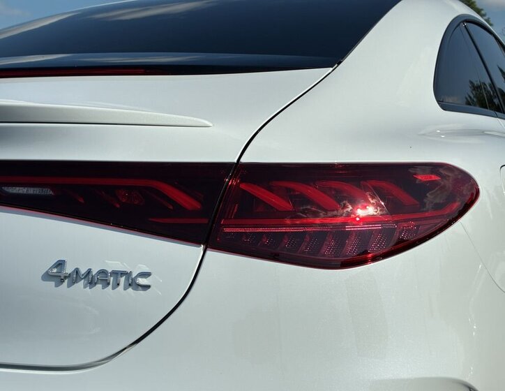 Mercedes-Benz EQE Sedan / Limuzína 0,0 215 kw