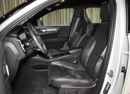 Volvo XC40 SUV / Terénní 2,0 l 145 kw