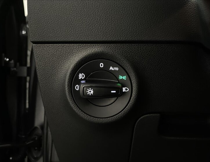 Škoda Karoq SUV / Terénní 1,5 l 110 kw