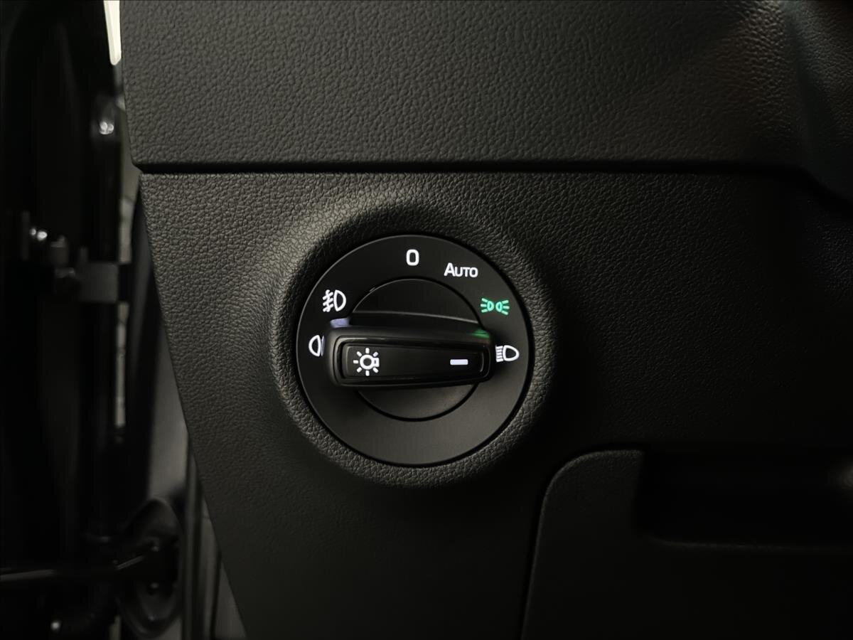 Škoda Karoq SUV / Terénní 1,5 l 110 kw