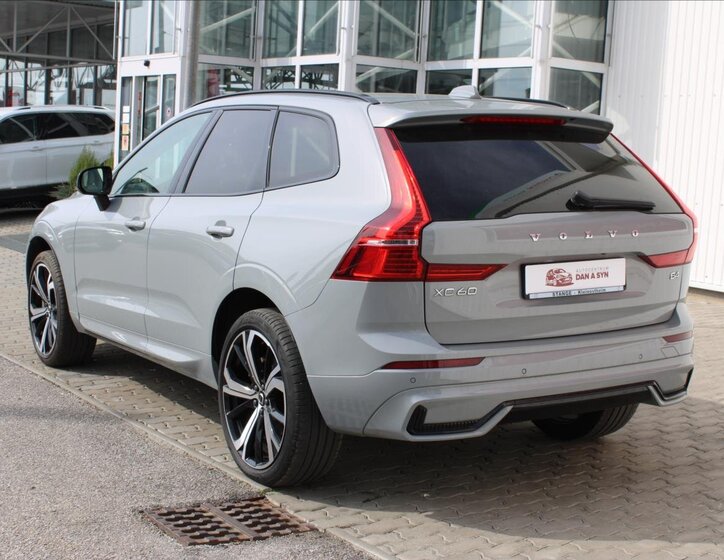 Volvo XC60 SUV / Terénní 2,0 l 145 kw