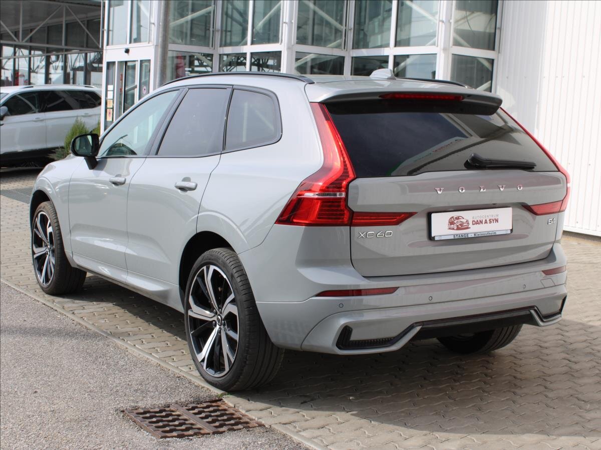 Volvo XC60 SUV / Terénní 2,0 l 145 kw