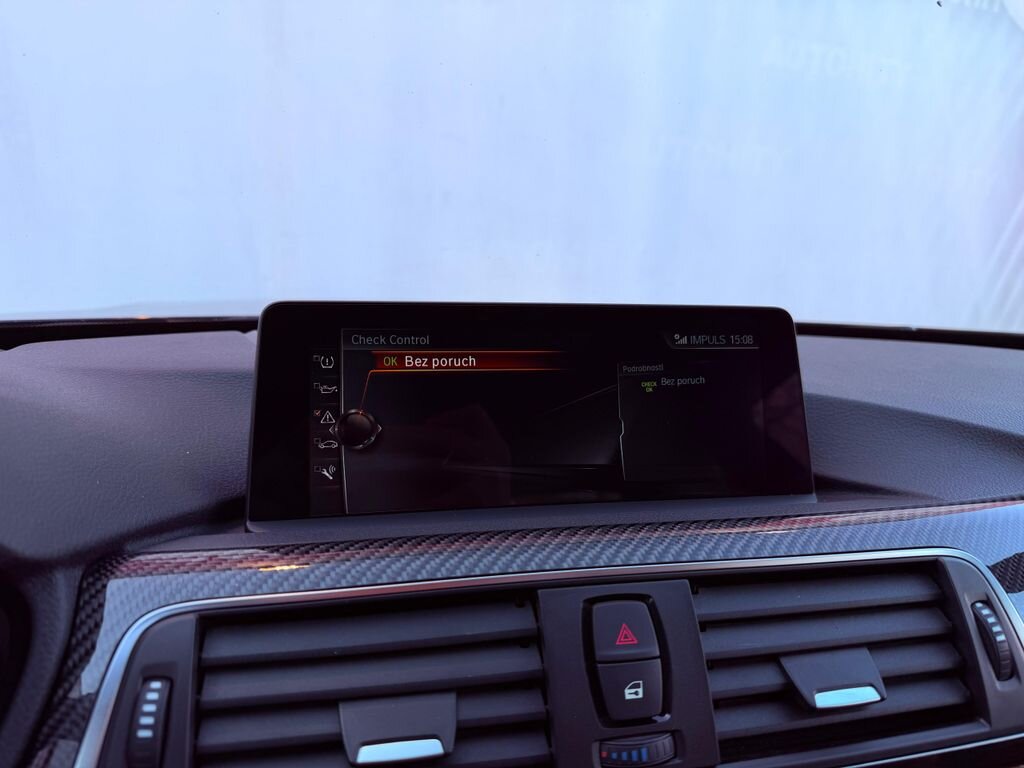 BMW M4 Kupé 3,0 l 317 kw