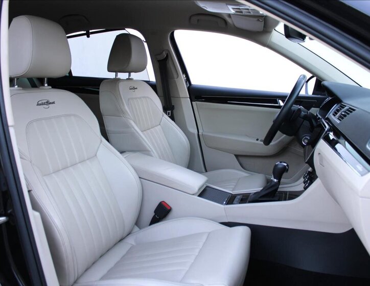 Škoda Superb Sedan / Limuzína 2,0 l 147 kw