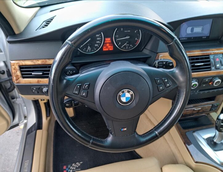 BMW Řada 5 Kombi 3,0 l 145 kw