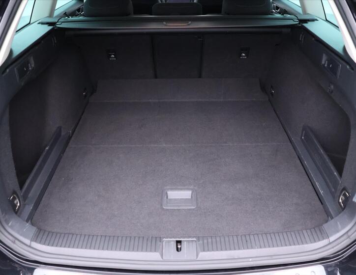 Volkswagen Passat 10