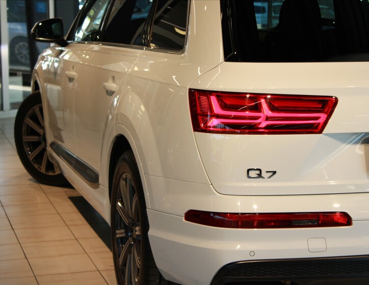 Audi Q7 32