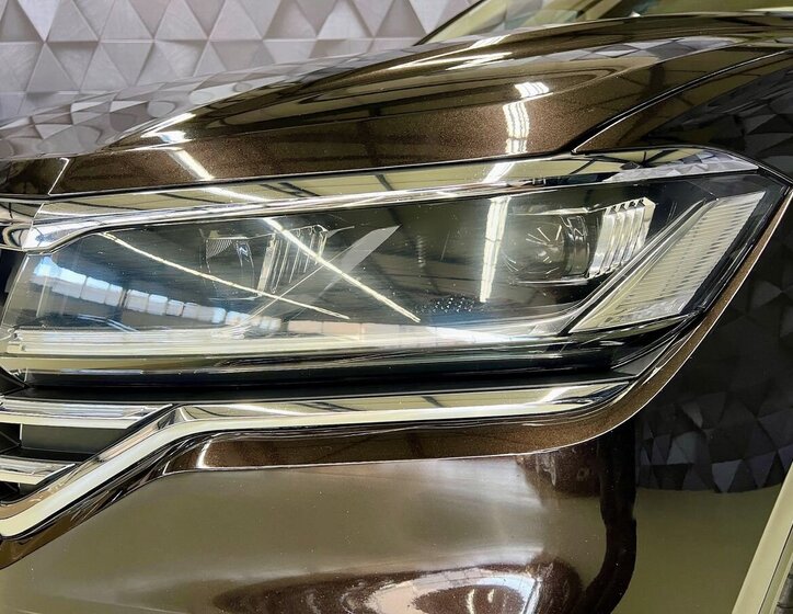 Volkswagen Touareg 8