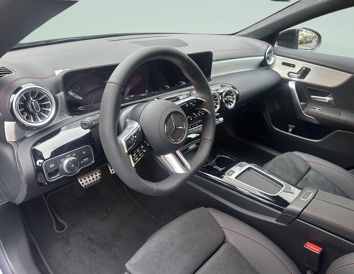 Mercedes-Benz CLA Sedan / Limuzína 1,5 l 120 kw