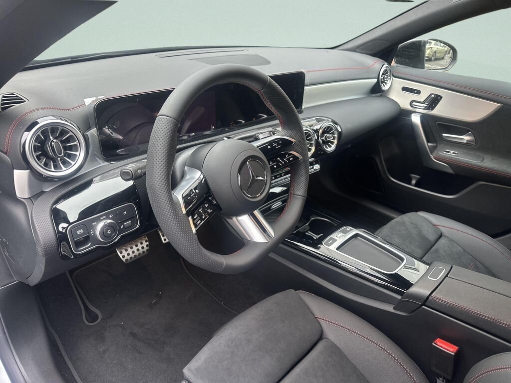 Mercedes-Benz CLA Sedan / Limuzína 1,5 l 120 kw