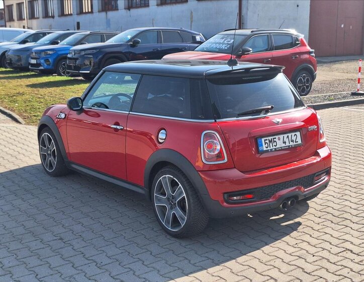 Mini Cooper Hatchback 1,6 l 135 kw