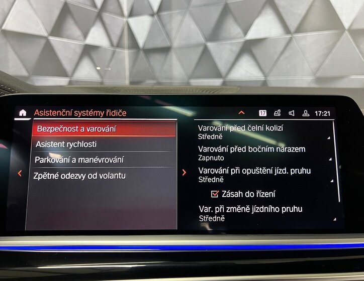 BMW X7 SUV / Terénní 3,0 l 250 kw