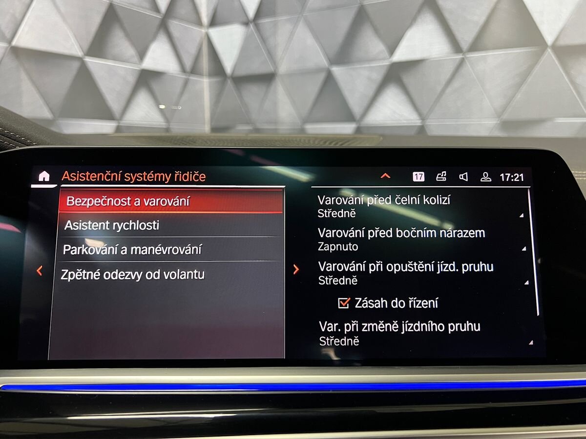 BMW X7 SUV / Terénní 3,0 l 250 kw