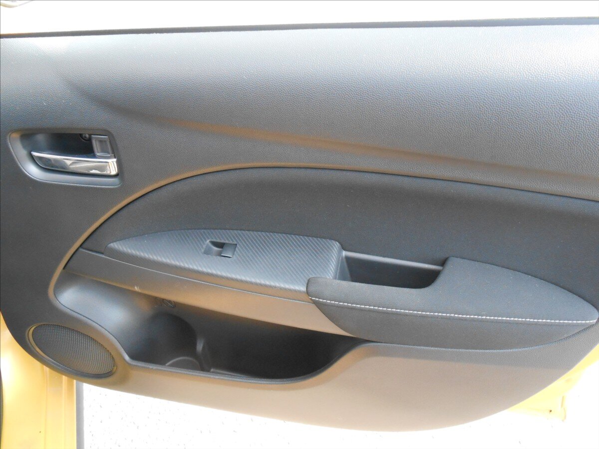 Mitsubishi Space Hatchback 1,2 l 59 kw