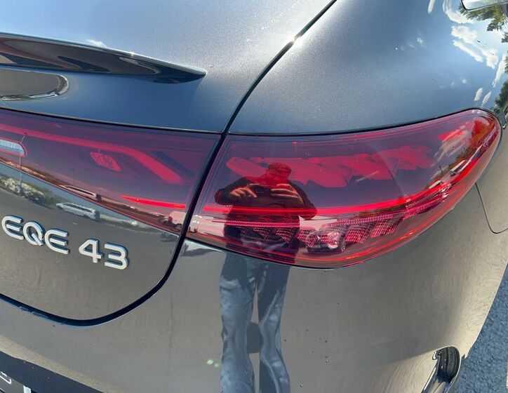 Mercedes-Benz EQE 13