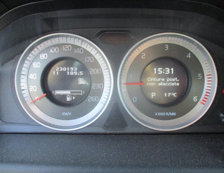 Volvo XC70 Kombi 2,4 l 151 kw