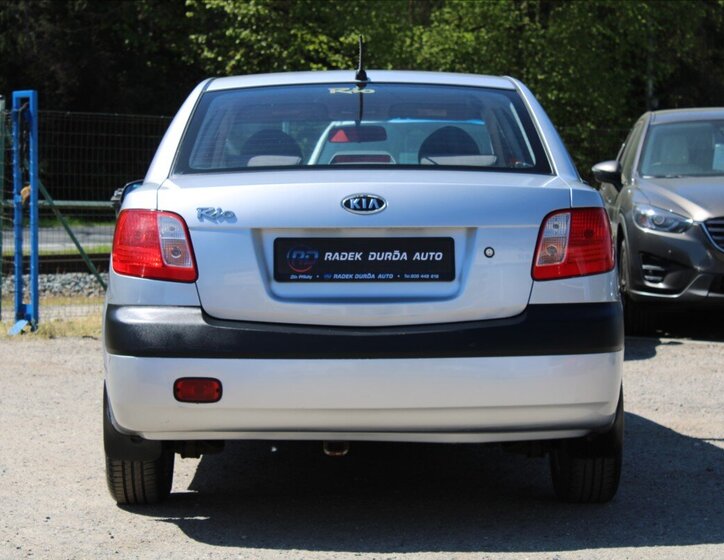 KIA Rio Sedan / Limuzína 1,4 l 71 kw