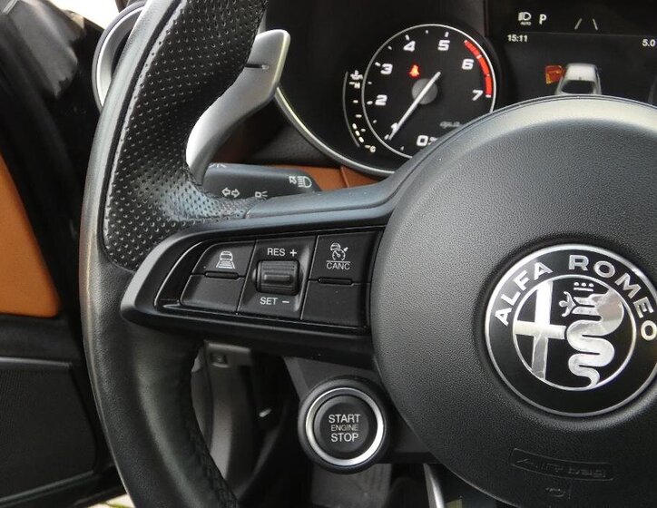 Alfa Romeo Giulia 11