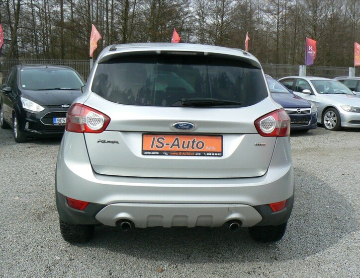 Ford Kuga SUV / Terénní 2,0 l 100 kw