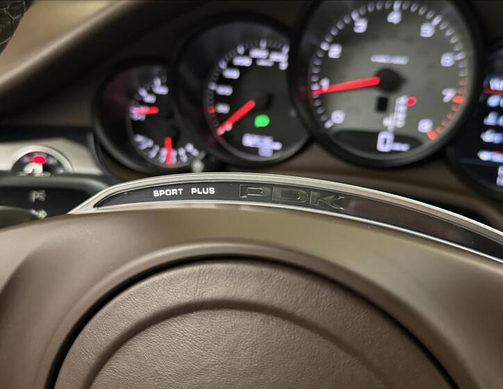 Porsche Panamera 13