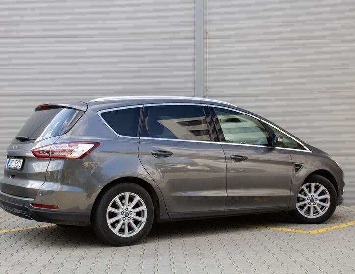 Ford S-MAX 5