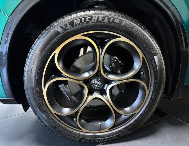 Alfa Romeo Stelvio 6