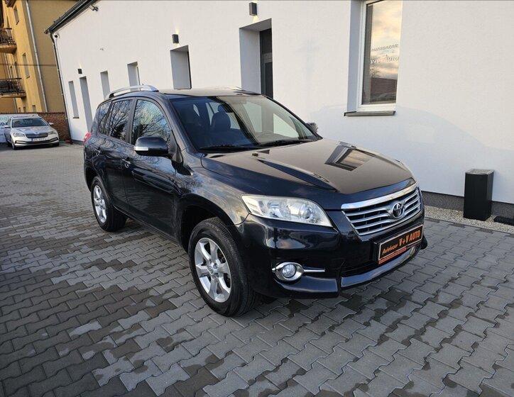 Toyota RAV4 Kombi 2,2 l 110 kw